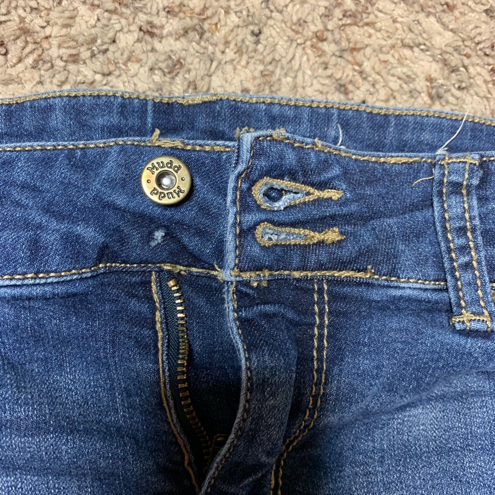 Shorts - Picture 3 of 4
